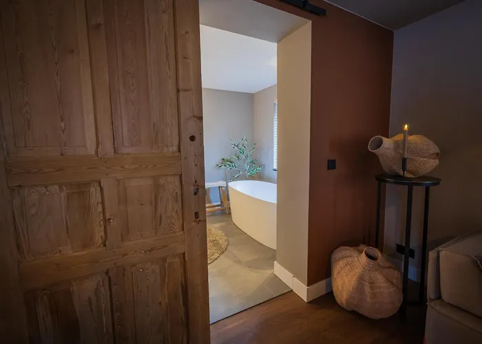 Гостевой дом Os Hoes 1851 3*