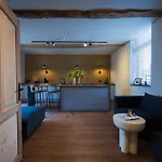 Os Hoes 1851 بيت ضيافة