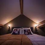 Os Hoes 1851 بيت ضيافة 3*