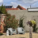 Os Hoes 1851 بيت ضيافة