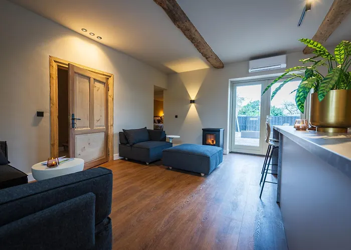 Gasthuis Os Hoes 1851 3*